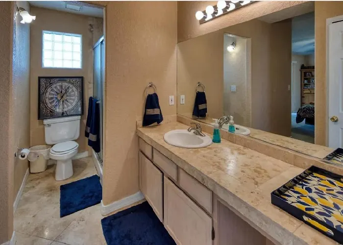 Holiday home Chippy, Saltwater Pool & Hot Tub Lake Havasu City