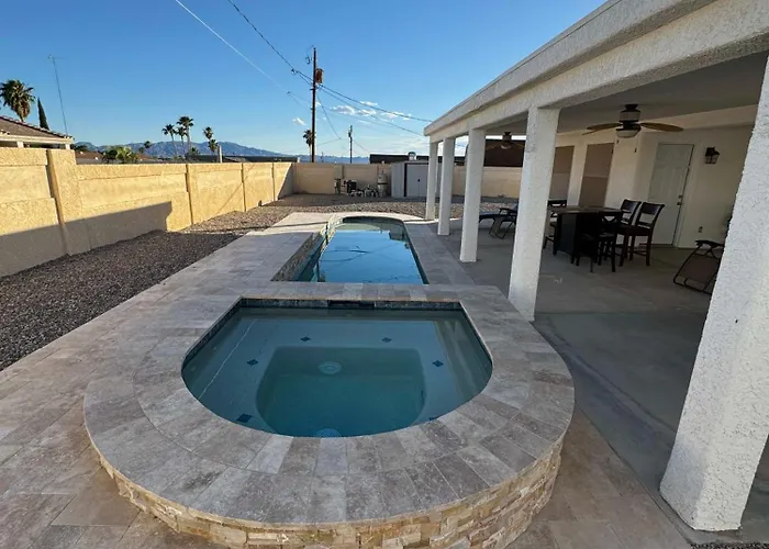 Chippy, Saltwater Pool & Hot Tub Lake Havasu City